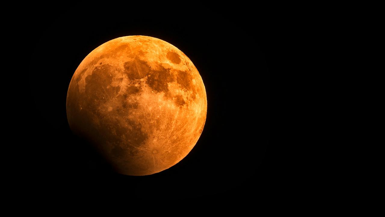 Ce inseamna cand visezi eclipsa de luna