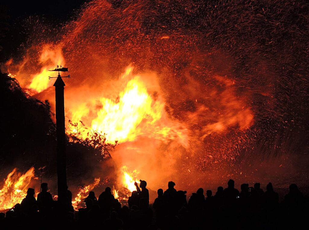 Sfaturi Utile Ce inseamna cand visezi incendiu