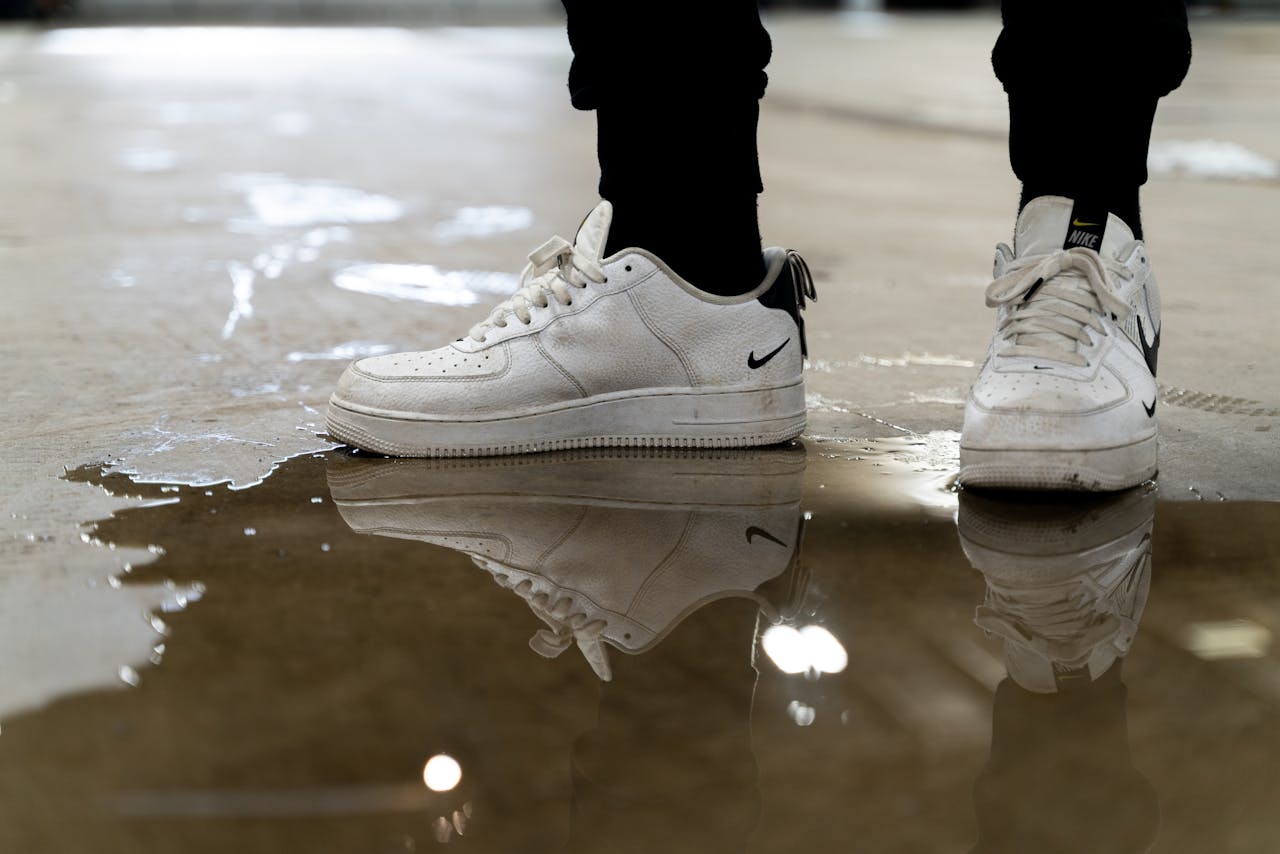 Ce inseamna cand visezi urina pe jos